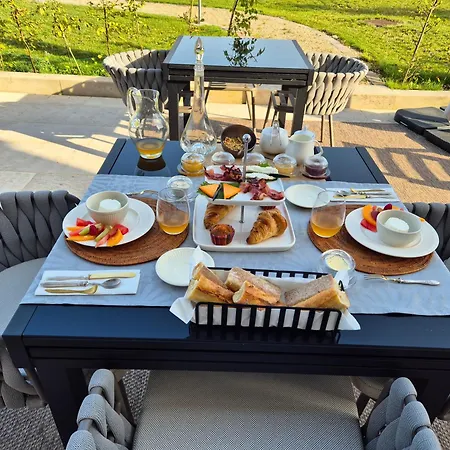 Eulalie Guest House- Champagne Edouard Duval Nestled In The Champagne Area 4*